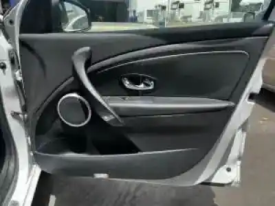 Vehicul casat renault megane iv berlina 5p k9k656 al anului 2013 alimentat 