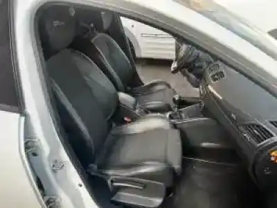 Vehicul casat renault megane iv berlina 5p k9k656 al anului 2013 alimentat 