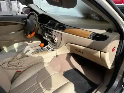 Здавання транспортного засобу jaguar s-type g/fb року 2002 потужний 