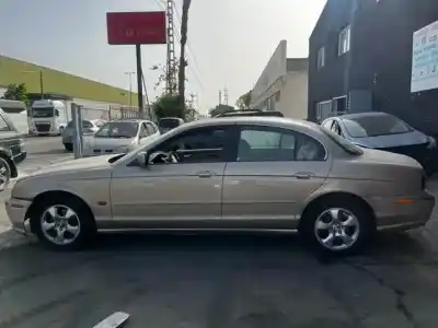 Здавання транспортного засобу jaguar s-type g/fb року 2002 потужний 