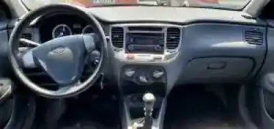 Veículo de Sucata kia rio (jb) d4fa do ano 2005 alimentado 