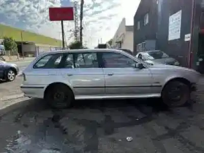 Sloopvoertuig bmw serie 5 touring (e39) 306d1 van het jaar 1998 aangedreven 