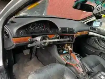 Sloopvoertuig bmw serie 5 touring (e39) 306d1 van het jaar 1998 aangedreven 