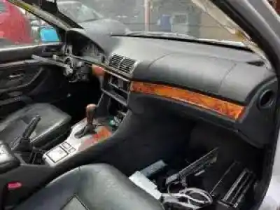 Sloopvoertuig bmw serie 5 touring (e39) 306d1 van het jaar 1998 aangedreven 