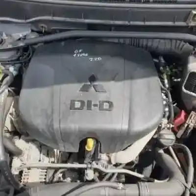 Véhicule à la ferraille mitsubishi outlander (cw0) 4hn de l'année 2007 alimenté 