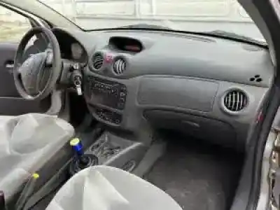 Veículo de Sucata citroen c2 (jm_) 1.6 do ano 2003 alimentado 