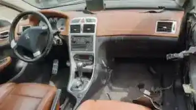 Véhicule à la ferraille peugeot 307 cc (s1) rfn de l'année 2003 alimenté 