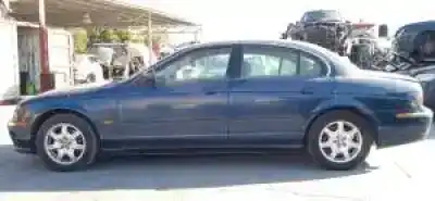 Veicolo di demolizione jaguar s-type (03.1999) g/fc dell'anno 2002 alimentato 