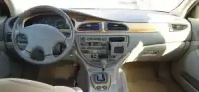 Veicolo di demolizione jaguar s-type (03.1999) g/fc dell'anno 2002 alimentato 