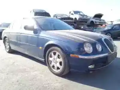 Veicolo di demolizione jaguar s-type (03.1999) g/fc dell'anno 2002 alimentato 
