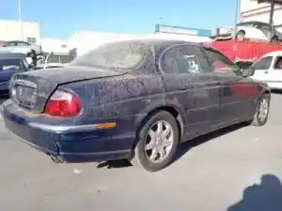 Veicolo di demolizione jaguar s-type (03.1999) g/fc dell'anno 2002 alimentato 