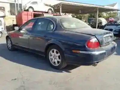 Veicolo di demolizione jaguar s-type (03.1999) g/fc dell'anno 2002 alimentato 