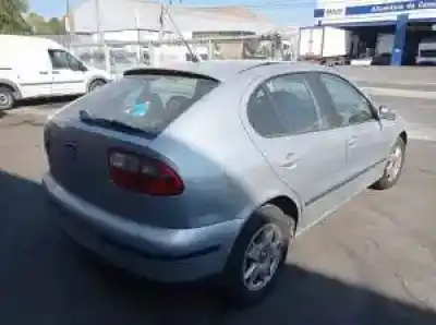 Veicolo di demolizione seat leon (1m1) azd m.b. dell'anno 2000 alimentato 
