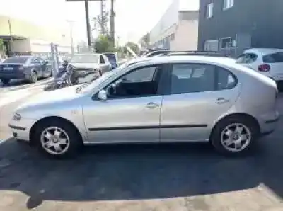 Veicolo di demolizione seat leon (1m1) azd m.b. dell'anno 2000 alimentato 