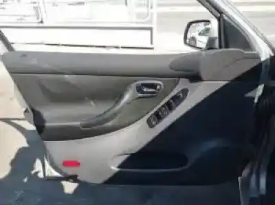 Veicolo di demolizione seat leon (1m1) azd m.b. dell'anno 2000 alimentato 