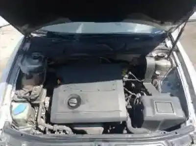 Veicolo di demolizione seat leon (1m1) azd m.b. dell'anno 2000 alimentato 