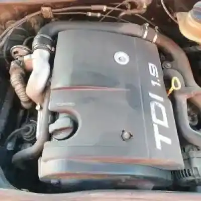 Veículo de Sucata audi a4 berlina (b5) afn do ano 1995 alimentado 