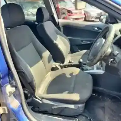 Veículo de Sucata opel astra h caravan z17dtr do ano 2007 alimentado 