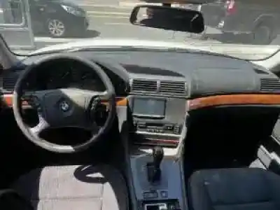 Scrapping Vehicle bmw serie 7 (e38) 358s2 of the year 1994 powered 