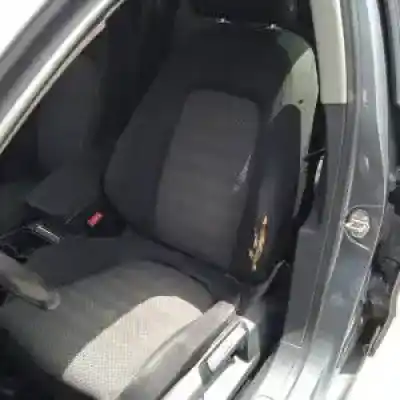 Veicolo di demolizione volkswagen passat berlina (3c2) d-bkp dell'anno 2005 alimentato 