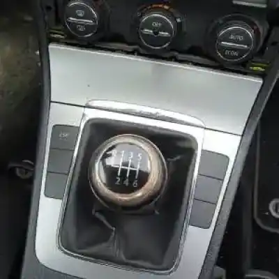 Veicolo di demolizione volkswagen passat berlina (3c2) d-bkp dell'anno 2005 alimentato 