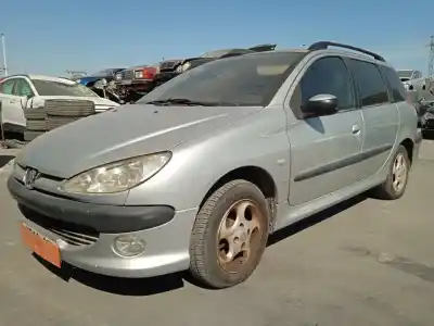 Veicolo di demolizione peugeot 206 sw xs dell'anno 2003 alimentato kfw
