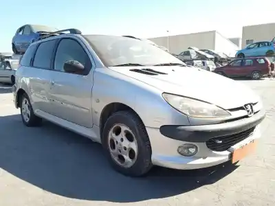 Veicolo di demolizione peugeot 206 sw xs dell'anno 2003 alimentato kfw