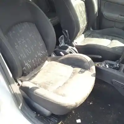 Veicolo di demolizione peugeot 206 sw xs dell'anno 2003 alimentato kfw