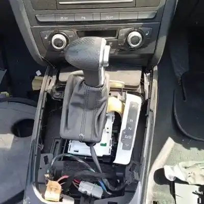 Здавання транспортного засобу audi a5 cabriolet (8f7) cglc року 2011 потужний 