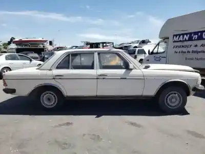 Verschrottungsfahrzeug mercedes-benz clase e (w123) familiar 123920 des jahres 1977 angetrieben 