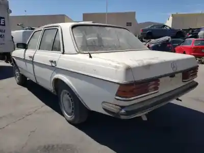 Verschrottungsfahrzeug mercedes-benz clase e (w123) familiar 123920 des jahres 1977 angetrieben 