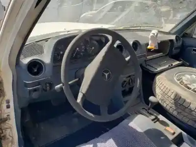 Verschrottungsfahrzeug mercedes-benz clase e (w123) familiar 123920 des jahres 1977 angetrieben 