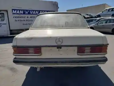 Verschrottungsfahrzeug mercedes-benz clase e (w123) familiar 123920 des jahres 1977 angetrieben 