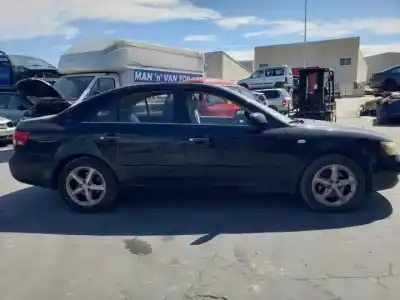 Veicolo di demolizione hyundai sonata (nf) d4ea-v dell'anno 2006 alimentato 