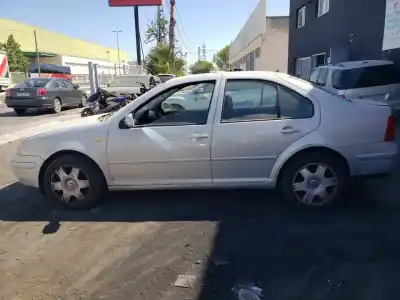 Vehículo de desguace volkswagen bora berlina (1j2) highline del año 1999 con motor ahf