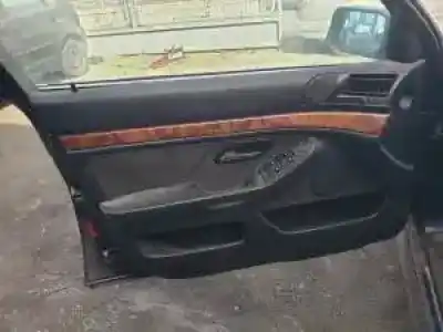 Véhicule à la ferraille bmw serie 5 touring (e39) d/256t1 de l'année 1997 alimenté 