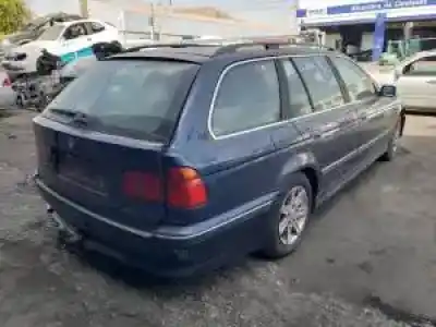 Véhicule à la ferraille bmw serie 5 touring (e39) d/256t1 de l'année 1997 alimenté 