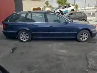 Véhicule à la ferraille bmw serie 5 touring (e39) d/256t1 de l'année 1997 alimenté 
