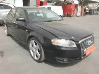 Veículo de Sucata audi a4 berlina (8e) bre do ano 2004 alimentado 