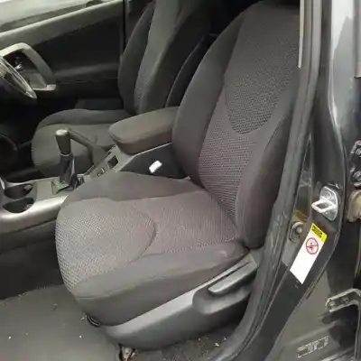 Здавання транспортного засобу toyota rav 4 (a3) 1azfe року 2005 потужний 