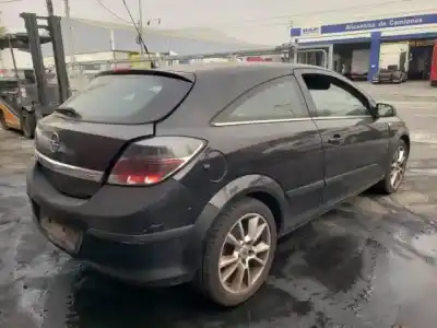 Здавання транспортного засобу opel astra gtc z19dt року 2004 потужний 
