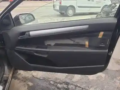Здавання транспортного засобу opel astra gtc z19dt року 2004 потужний 