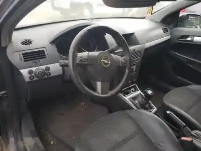 Здавання транспортного засобу opel astra gtc z19dt року 2004 потужний 