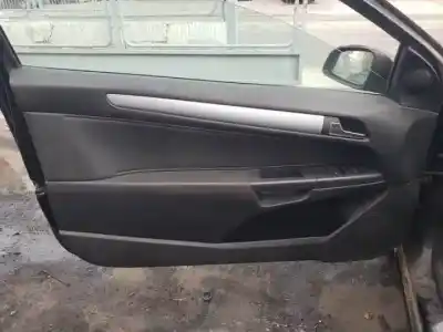 Здавання транспортного засобу opel astra gtc z19dt року 2004 потужний 
