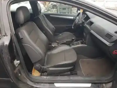 Здавання транспортного засобу opel astra gtc z19dt року 2004 потужний 