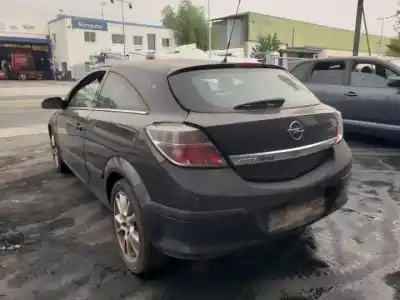 Здавання транспортного засобу opel astra gtc z19dt року 2004 потужний 