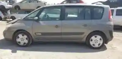 Véhicule à la ferraille renault espace iv (jk0) g9t743 de l'année 2002 alimenté 