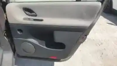 Véhicule à la ferraille renault espace iv (jk0) g9t743 de l'année 2002 alimenté 