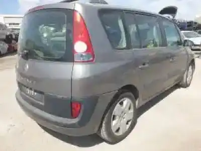 Véhicule à la ferraille renault espace iv (jk0) g9t743 de l'année 2002 alimenté 