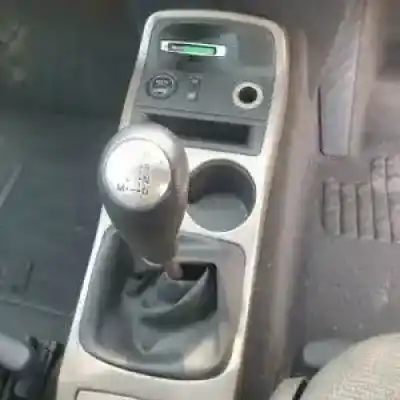 Véhicule à la ferraille renault espace iv (jk0) g9t743 de l'année 2002 alimenté 